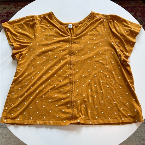 Old Navy Short Sleeve V-Neck Flutter Sleeve Top in Mustard with White Polka Dots - Picture 1 of 4